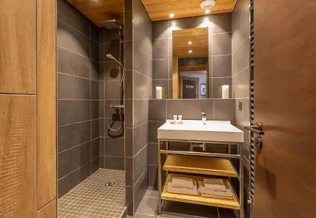 Altitude Hotel